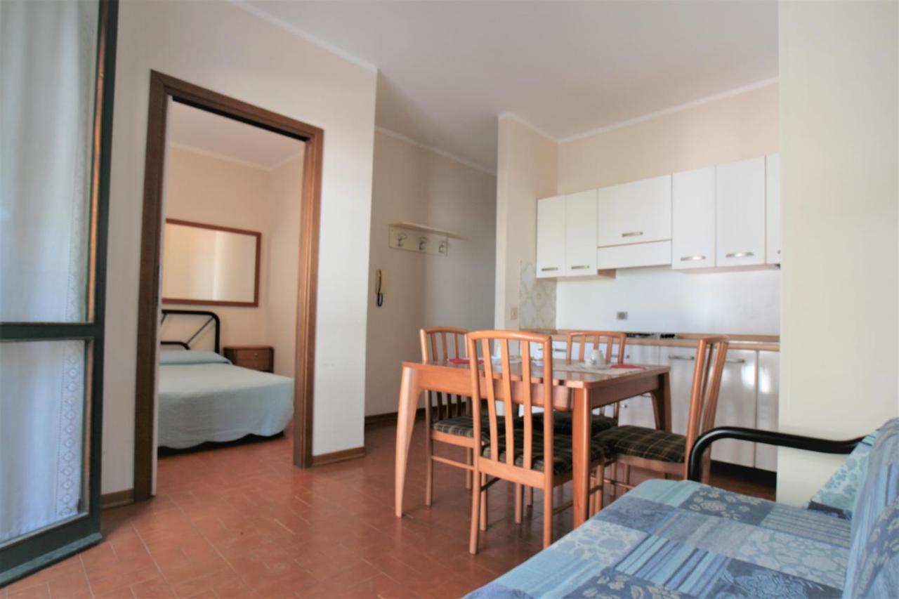 El Palmar Fronte Mare Apartment ลิโดดิเยโซโล ภายนอก รูปภาพ
